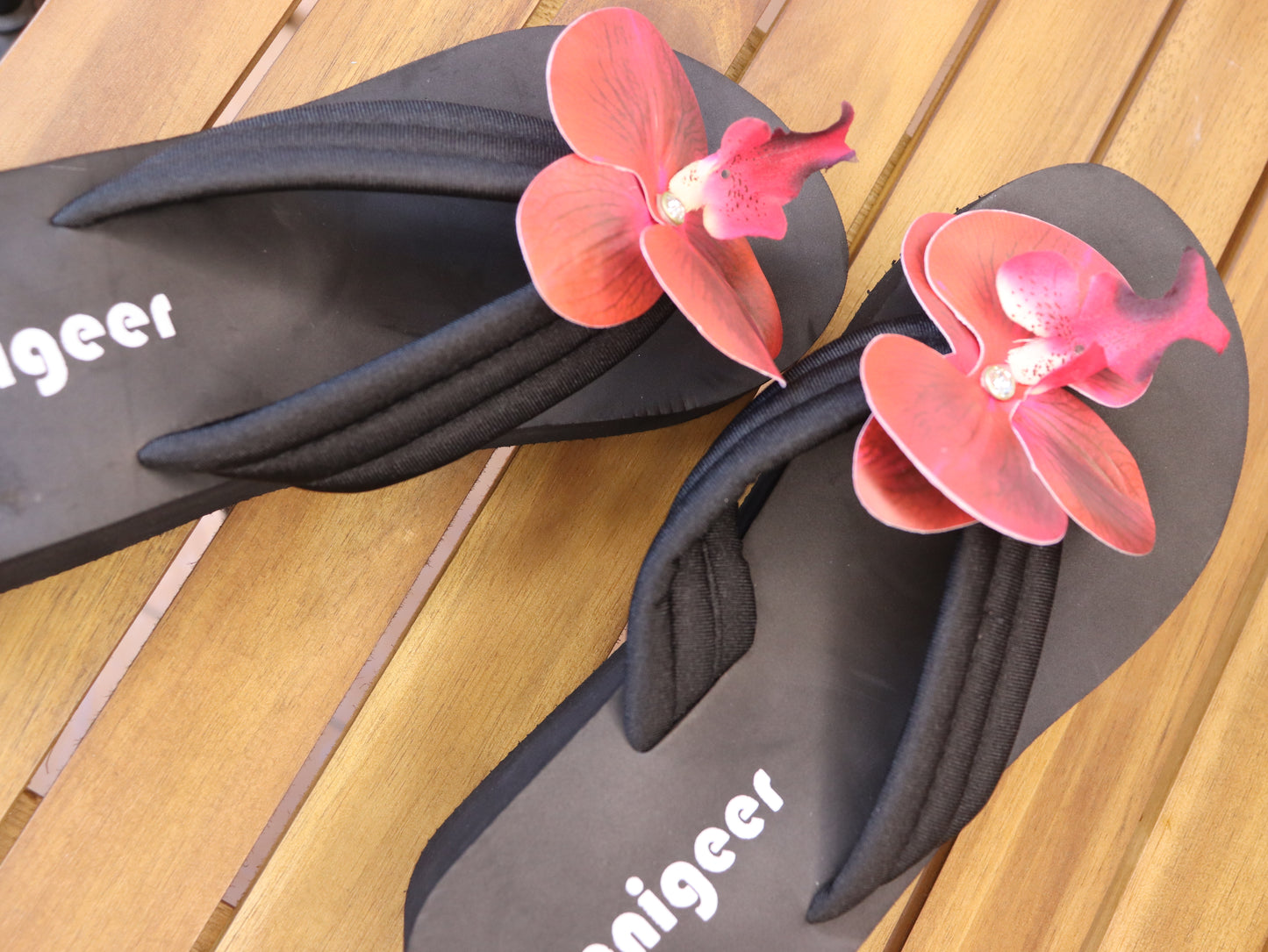 Lysia Sandals